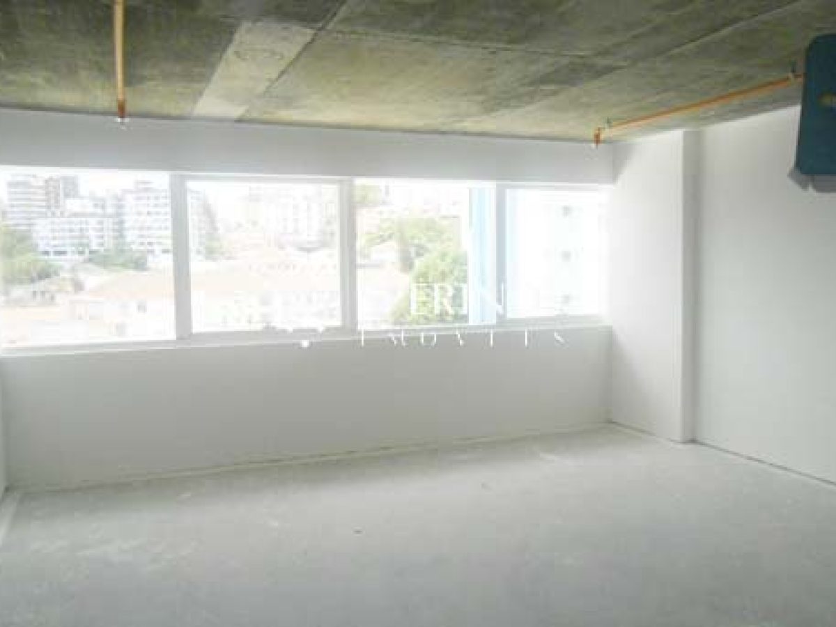 Sala para alugar com 38m², 1 vaga no bairro Floresta em Porto Alegre - Foto 1