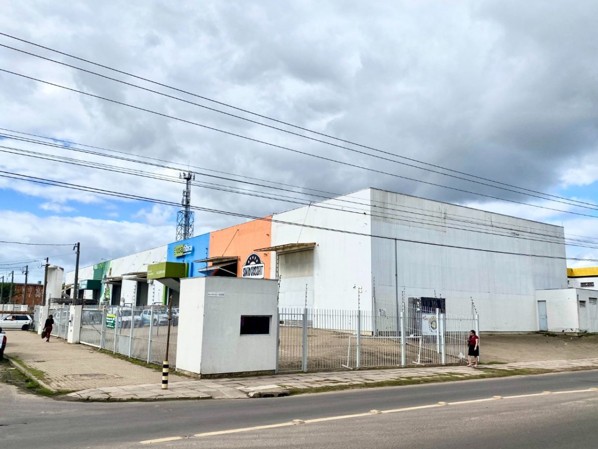 Pavilhão para alugar com 249m², 1 quarto no bairro Humaitá em Porto Alegre - Foto 1