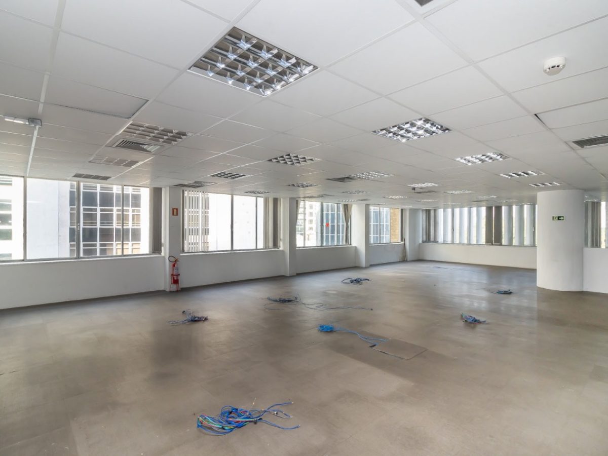 Sala para alugar com 790m² no bairro Centro em Porto Alegre - Foto 1