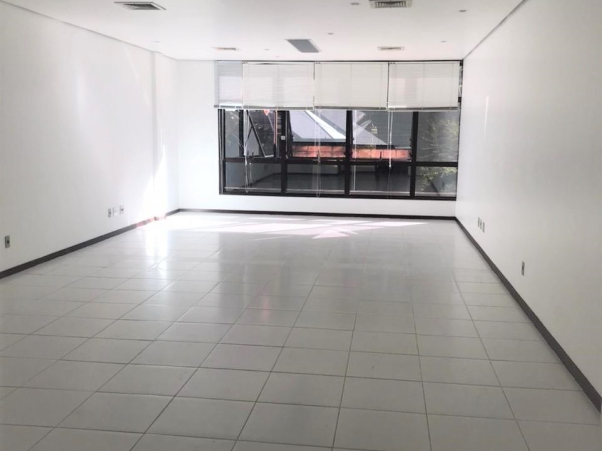 Sala para alugar com 57m² no bairro Floresta em Porto Alegre - Foto 1