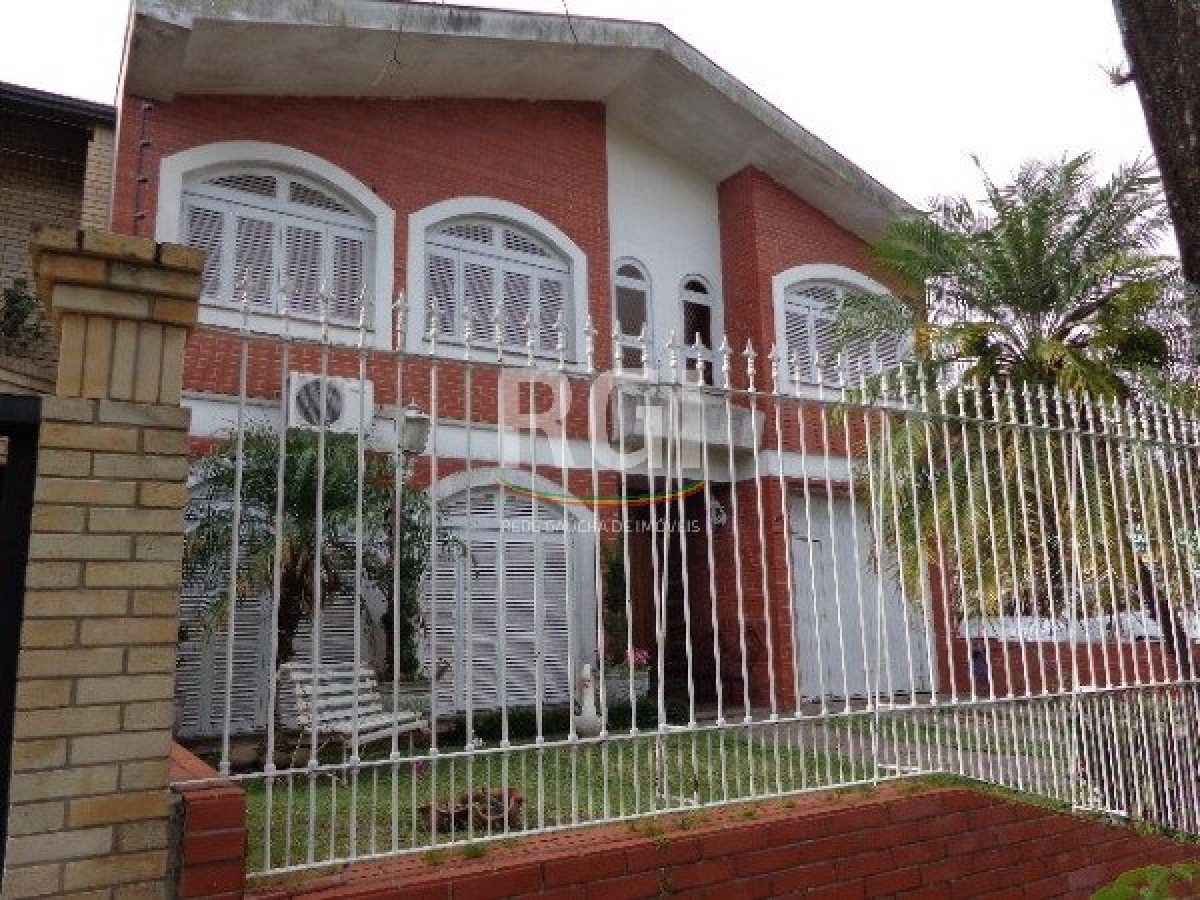 Casa à venda com 280m², 4 quartos, 1 suíte, 3 vagas no bairro Tristeza em Porto Alegre - Foto 1