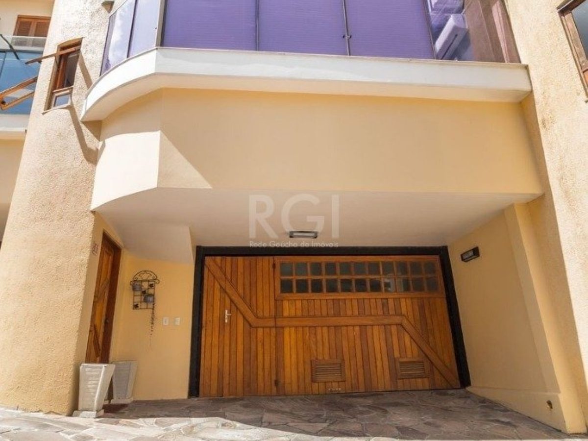 Casa Condominio à venda com 240m², 3 quartos, 1 suíte, 3 vagas no bairro Ipanema em Porto Alegre - Foto 1