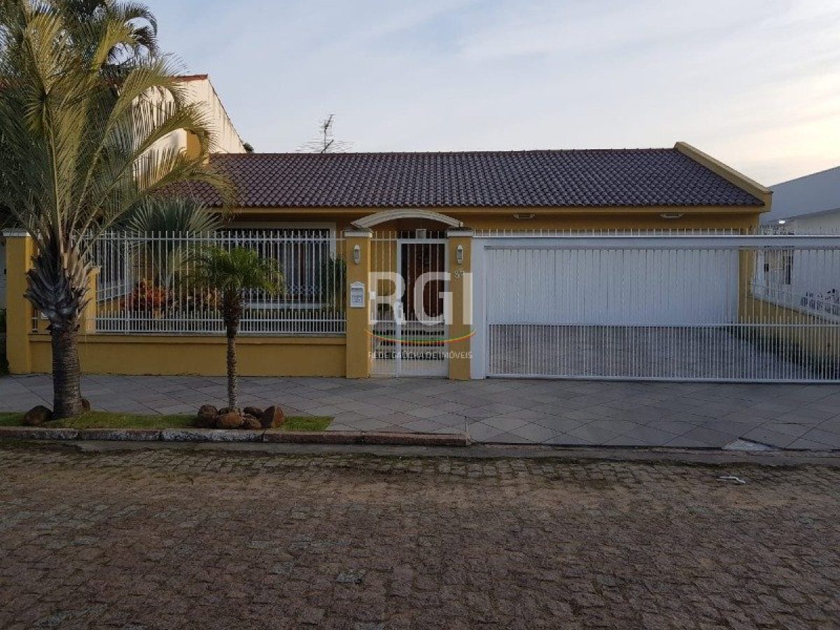 Casa à venda com 300m², 3 quartos, 1 suíte, 4 vagas no bairro Ipanema em Porto Alegre - Foto 1