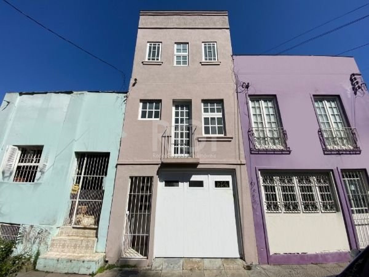 Casa à venda com 154m², 2 quartos, 1 suíte, 2 vagas no bairro Cidade Baixa em Porto Alegre - Foto 1