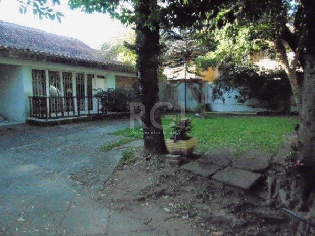 Casa à venda com 680m², 4 quartos, 1 suíte, 6 vagas no bairro Ipanema em Porto Alegre - Foto 1