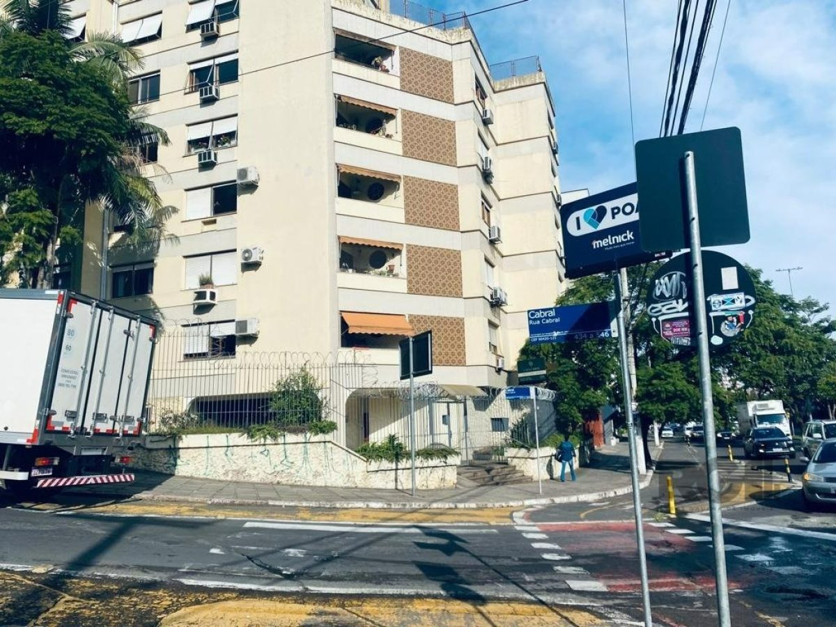 Apartamento à venda com 118m², 3 quartos, 1 suíte, 1 vaga no bairro Rio Branco em Porto Alegre - Foto 1