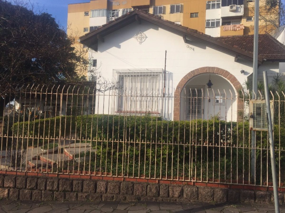 Casa à venda com 200m², 4 quartos, 4 vagas no bairro Glória em Porto Alegre - Foto 1