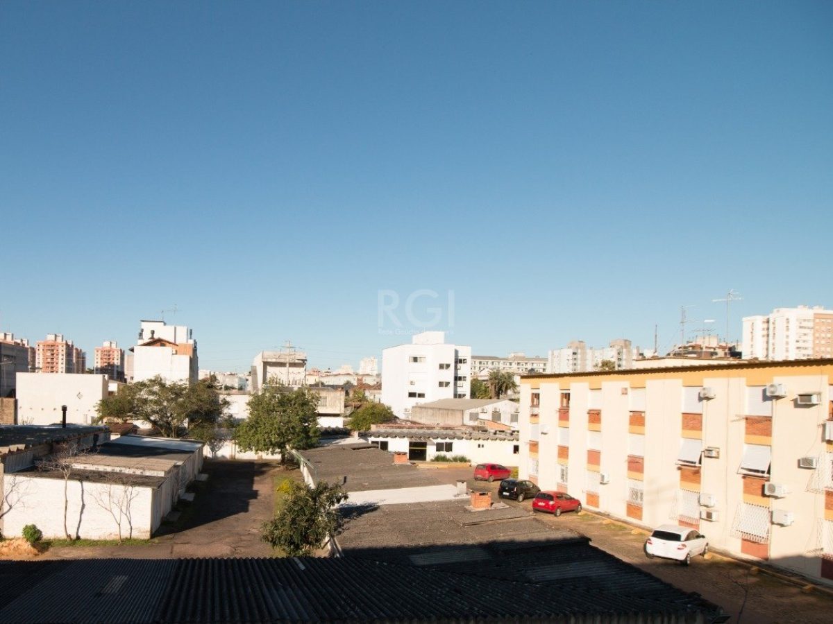 Apartamento à venda com 77m², 3 quartos, 1 vaga no bairro Passo d'Areia em Porto Alegre - Foto 1