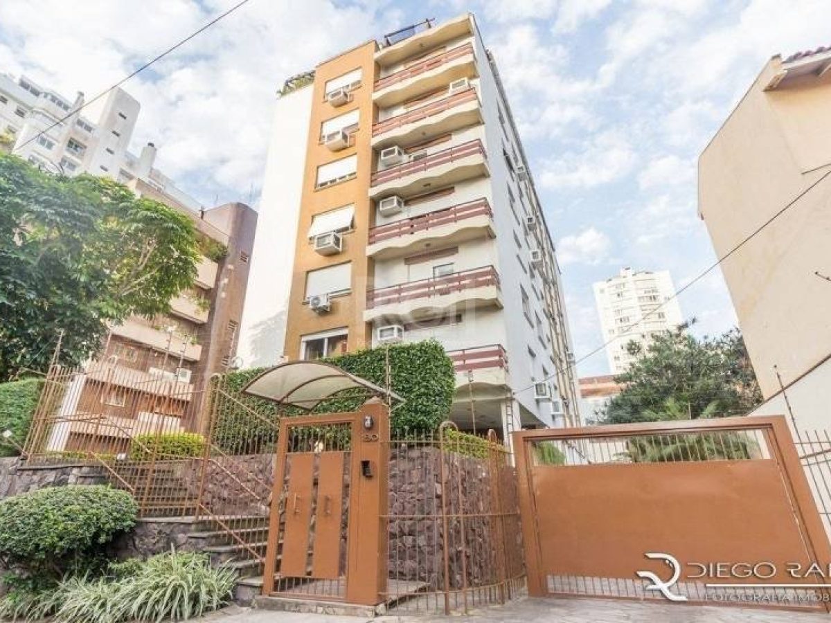 Apartamento à venda com 110m², 3 quartos, 1 suíte, 1 vaga no bairro São João em Porto Alegre - Foto 1