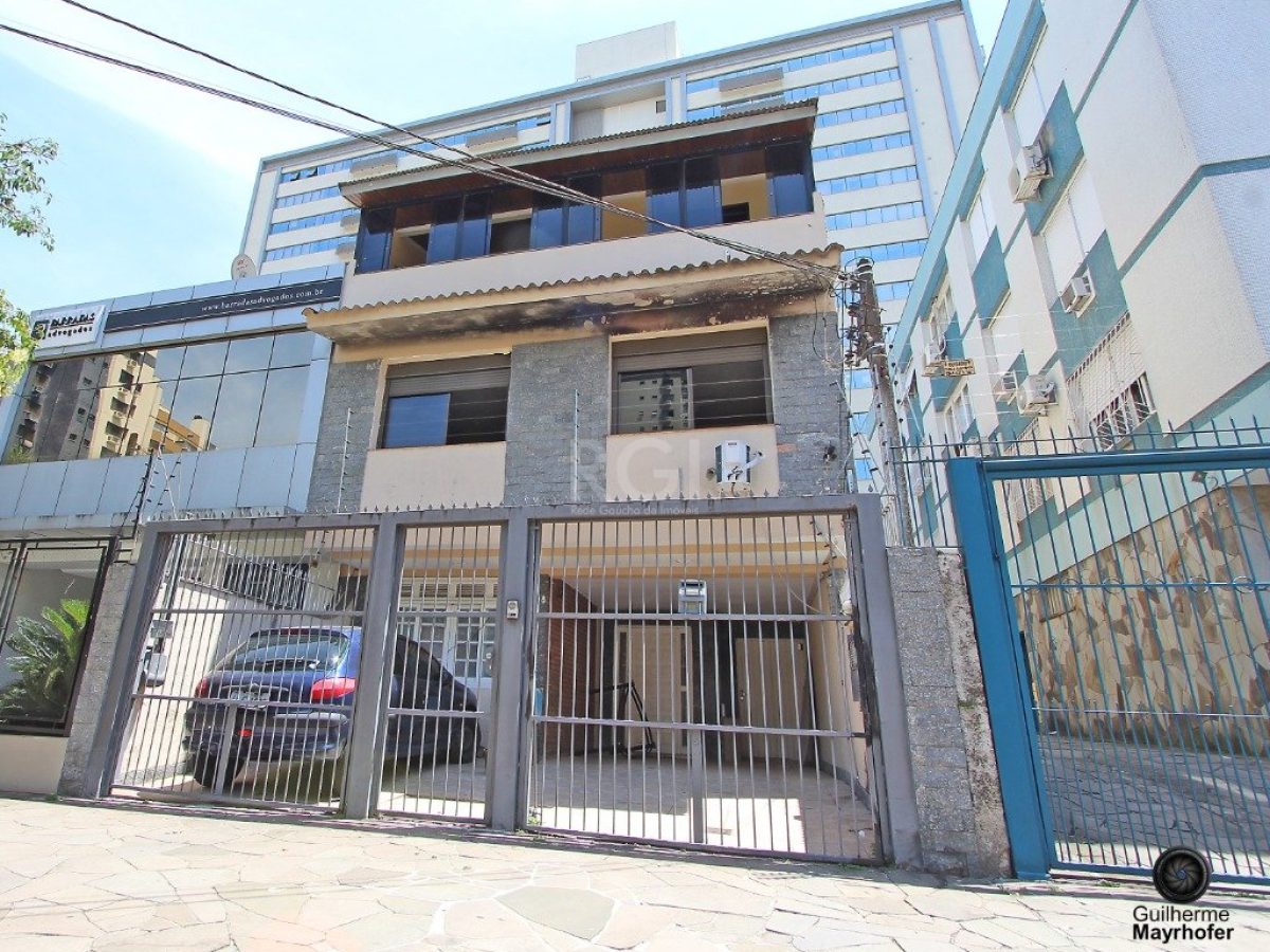 Casa à venda com 300m², 6 quartos, 1 suíte, 3 vagas no bairro Menino Deus em Porto Alegre - Foto 1