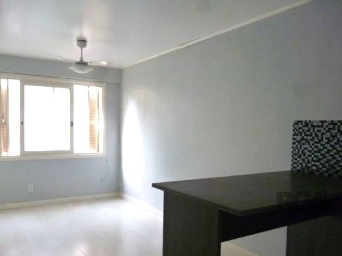 Apartamento à venda com 43m², 1 quarto no bairro Centro em Porto Alegre - Foto 1