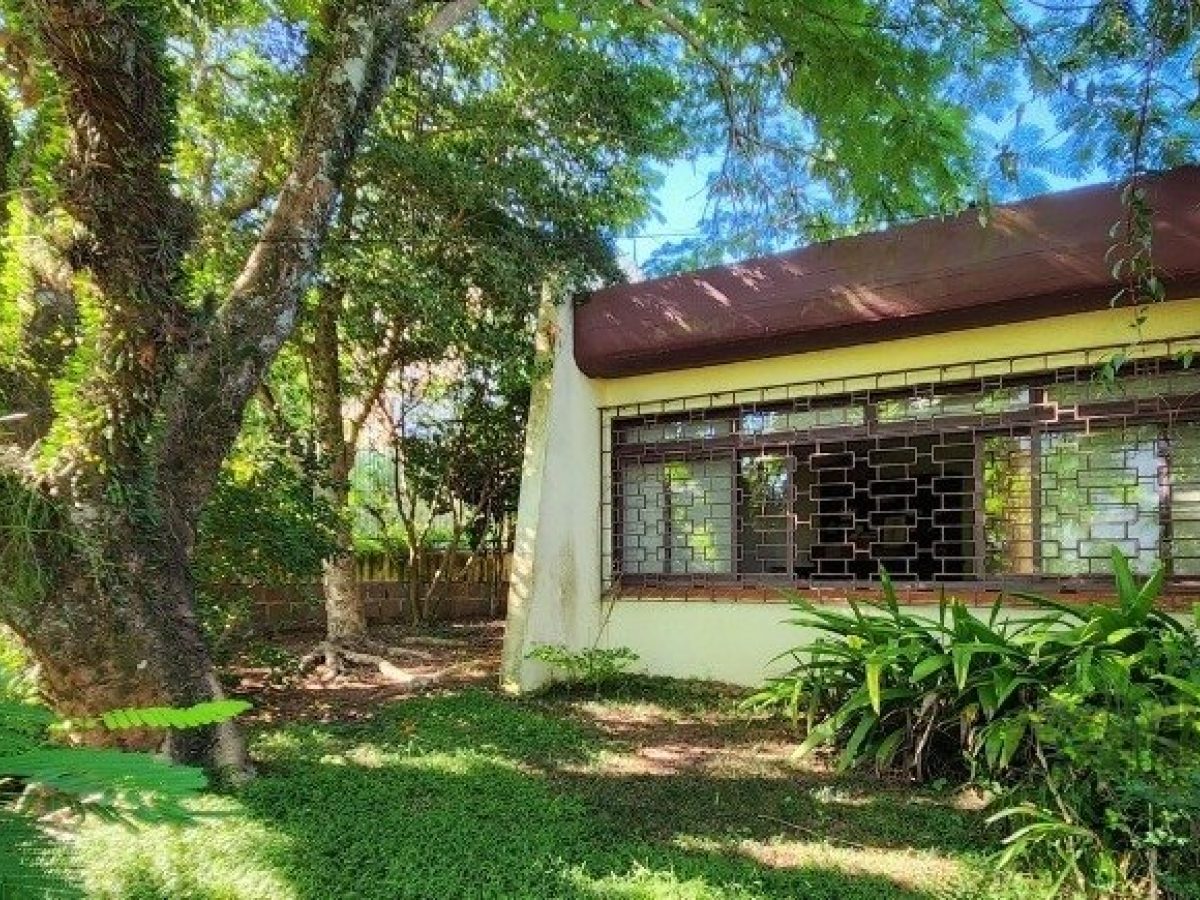 Casa à venda com 160m², 4 quartos, 1 suíte, 3 vagas no bairro Menino Deus em Porto Alegre - Foto 1