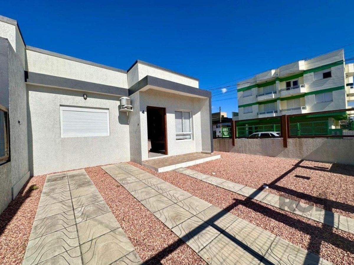 Casa à venda com 68m², 2 quartos, 2 vagas no bairro Jardim Beira Mar em Capão da Canoa - Foto 1