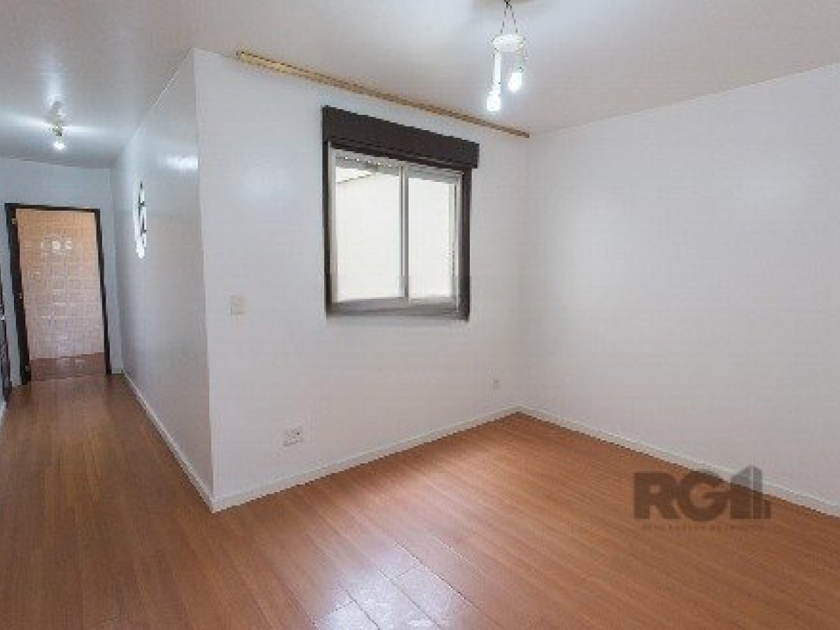 Apartamento à venda com 46m², 1 quarto, 1 vaga no bairro Partenon em Porto Alegre - Foto 1