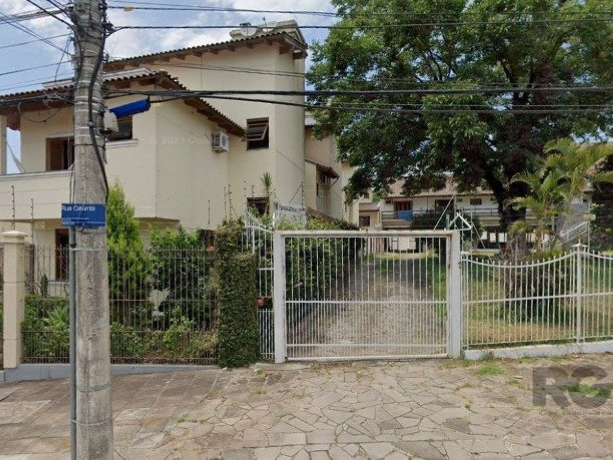 Casa Condominio à venda com 167m², 4 quartos, 1 suíte, 2 vagas no bairro Medianeira em Porto Alegre - Foto 1