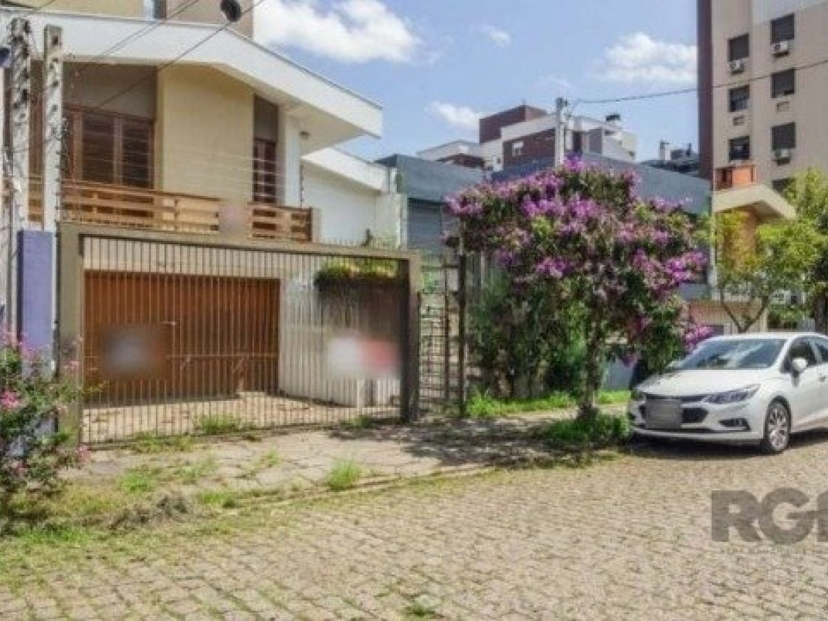 Casa à venda com 300m², 3 quartos, 1 suíte, 4 vagas no bairro Jardim Lindóia em Porto Alegre - Foto 1