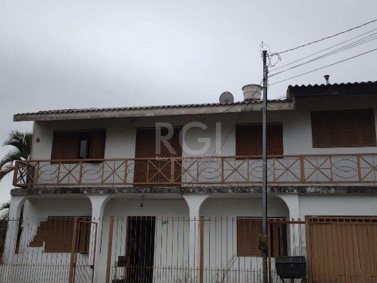 Casa à venda com 200m², 3 quartos, 1 suíte, 2 vagas no bairro Medianeira em Porto Alegre - Foto 1