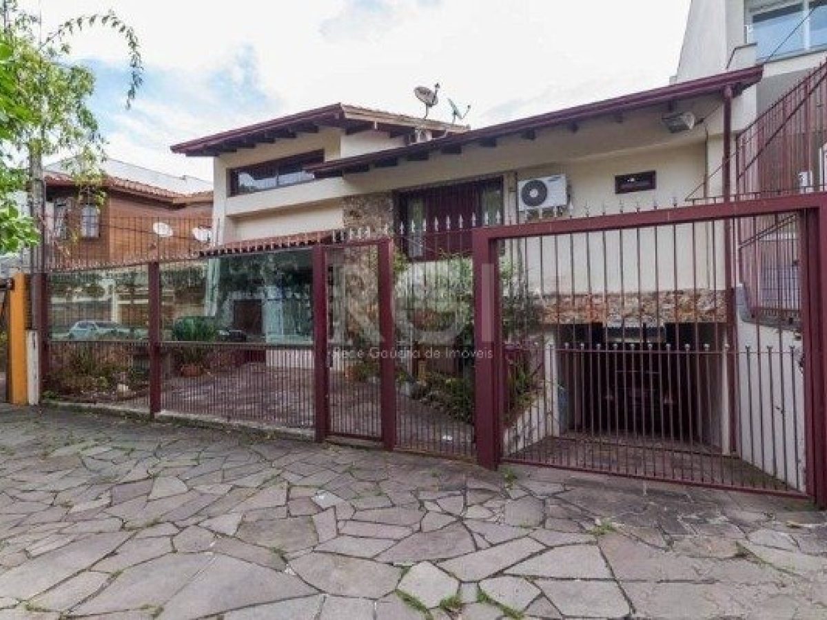 Casa à venda com 396m², 4 quartos, 2 suítes, 6 vagas no bairro Chácara das Pedras em Porto Alegre - Foto 1