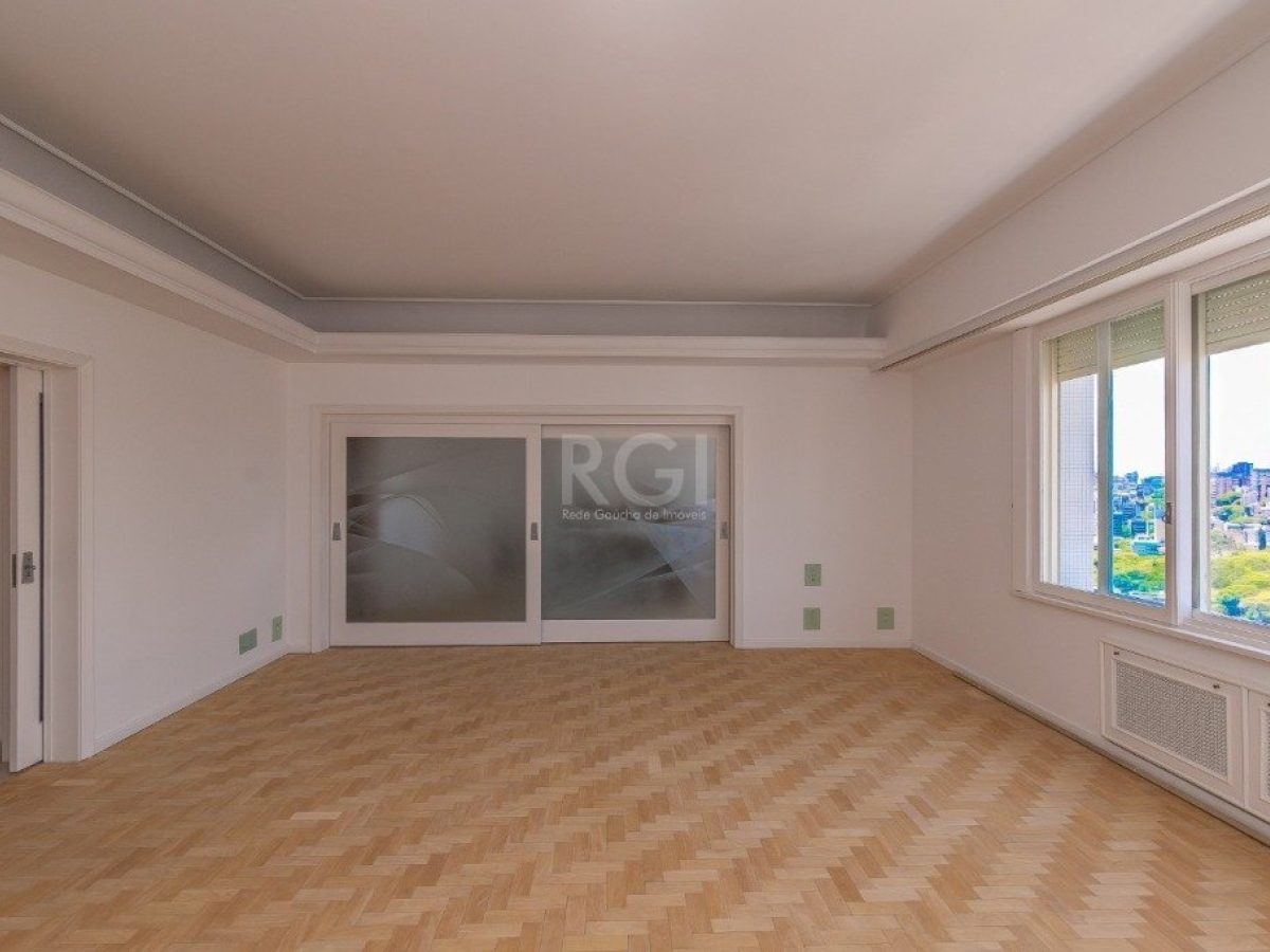 Apartamento à venda com 232m², 3 quartos, 1 suíte, 1 vaga no bairro Moinhos de Vento em Porto Alegre - Foto 1