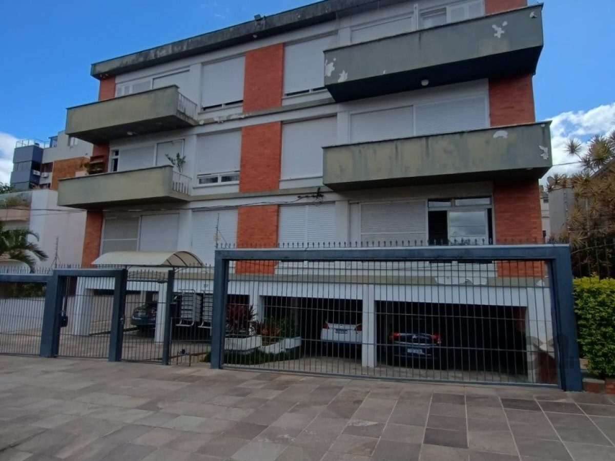 Apartamento à venda com 115m², 3 quartos, 1 suíte no bairro Petrópolis em Porto Alegre - Foto 1