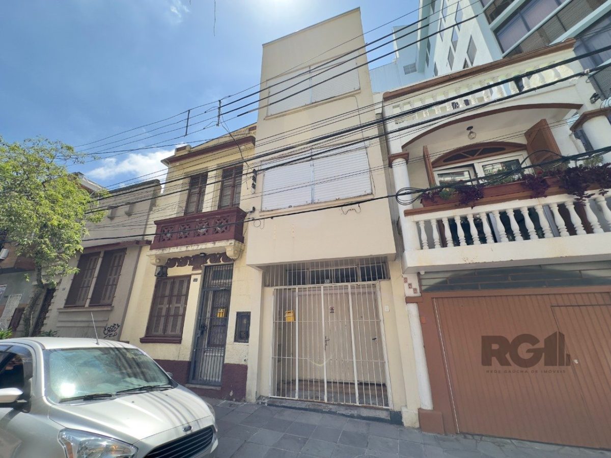 Casa à venda com 190m², 4 quartos, 1 vaga no bairro Centro Histórico em Porto Alegre - Foto 1