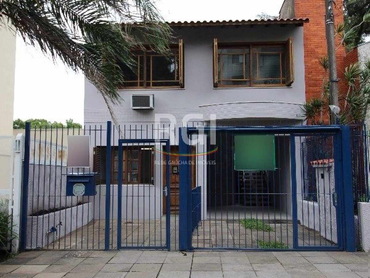 Casa à venda com 280m², 3 quartos, 2 vagas no bairro Petrópolis em Porto Alegre - Foto 1