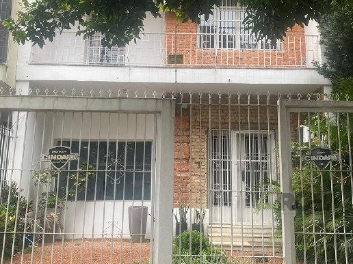 Casa à venda com 290m², 3 quartos, 3 vagas no bairro Rio Branco em Porto Alegre - Foto 1