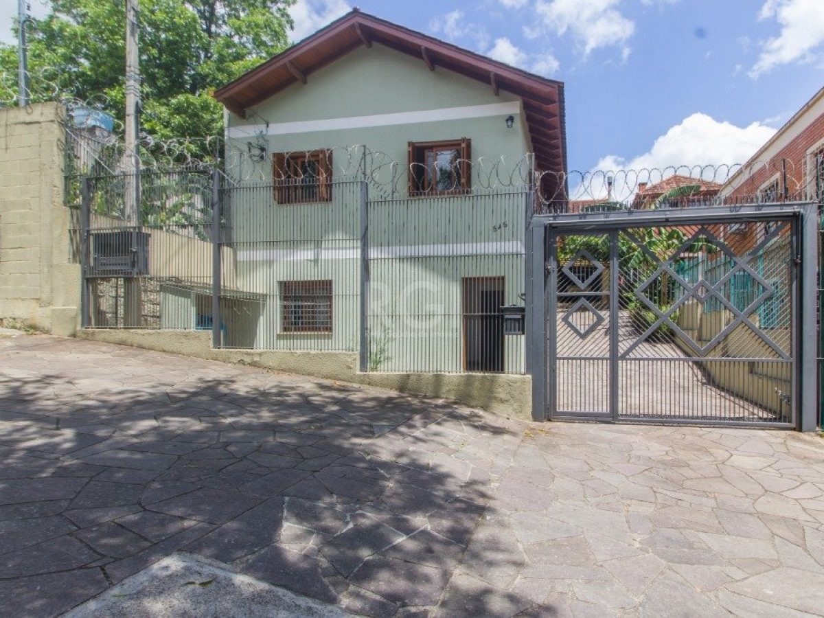 Casa à venda com 510m², 5 quartos, 1 suíte, 10 vagas no bairro Glória em Porto Alegre - Foto 1