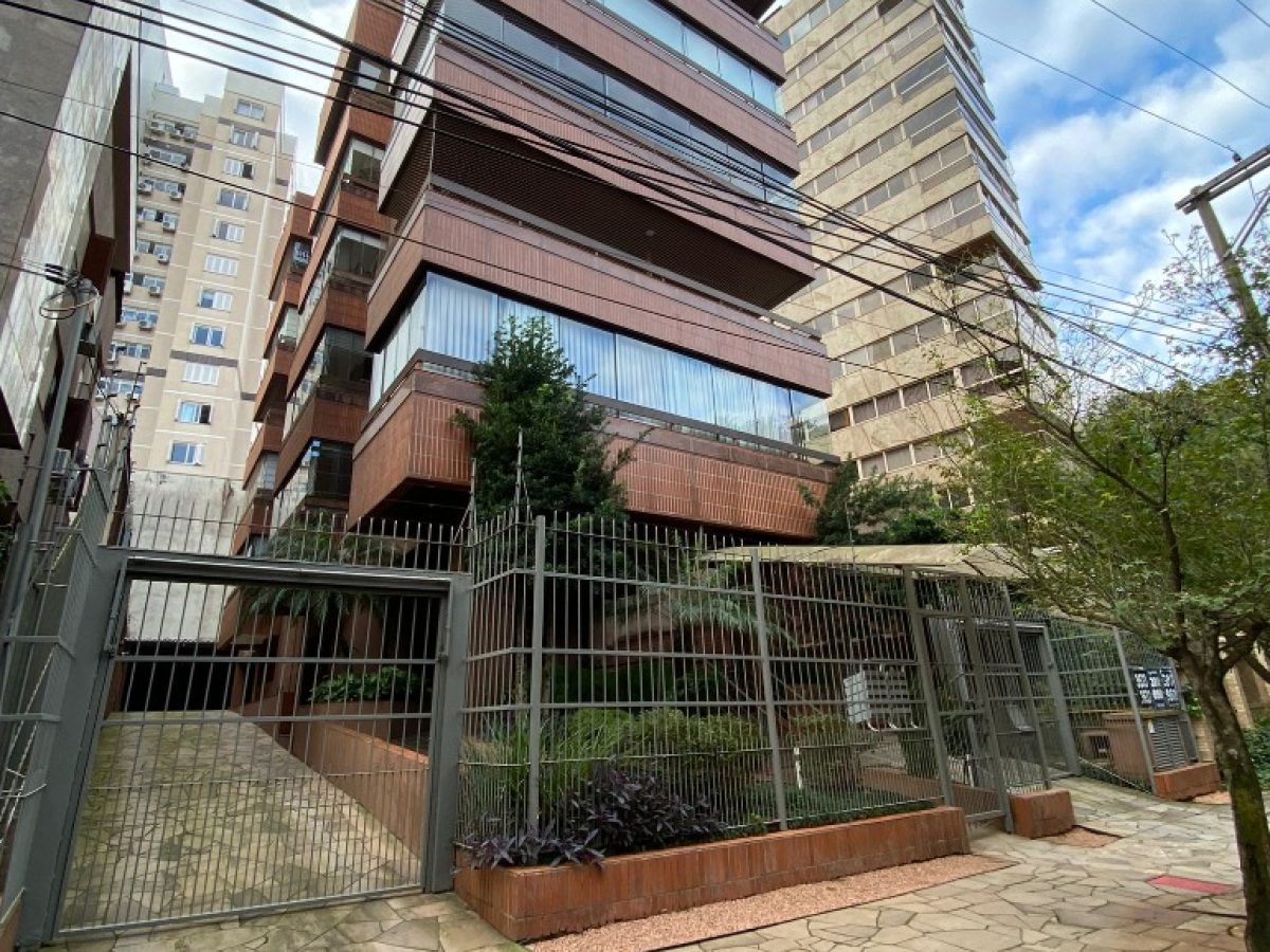 Cobertura à venda com 196m², 3 quartos, 1 suíte, 2 vagas no bairro Petrópolis em Porto Alegre - Foto 1