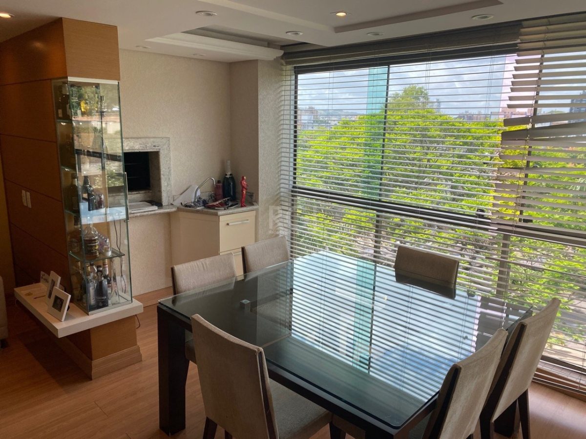 Apartamento à venda com 121m², 3 quartos, 1 suíte, 1 vaga no bairro Higienópolis em Porto Alegre - Foto 1