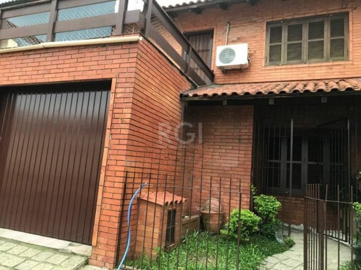 Casa à venda com 144m², 3 quartos, 2 suítes, 1 vaga no bairro Passo d'Areia em Porto Alegre - Foto 1