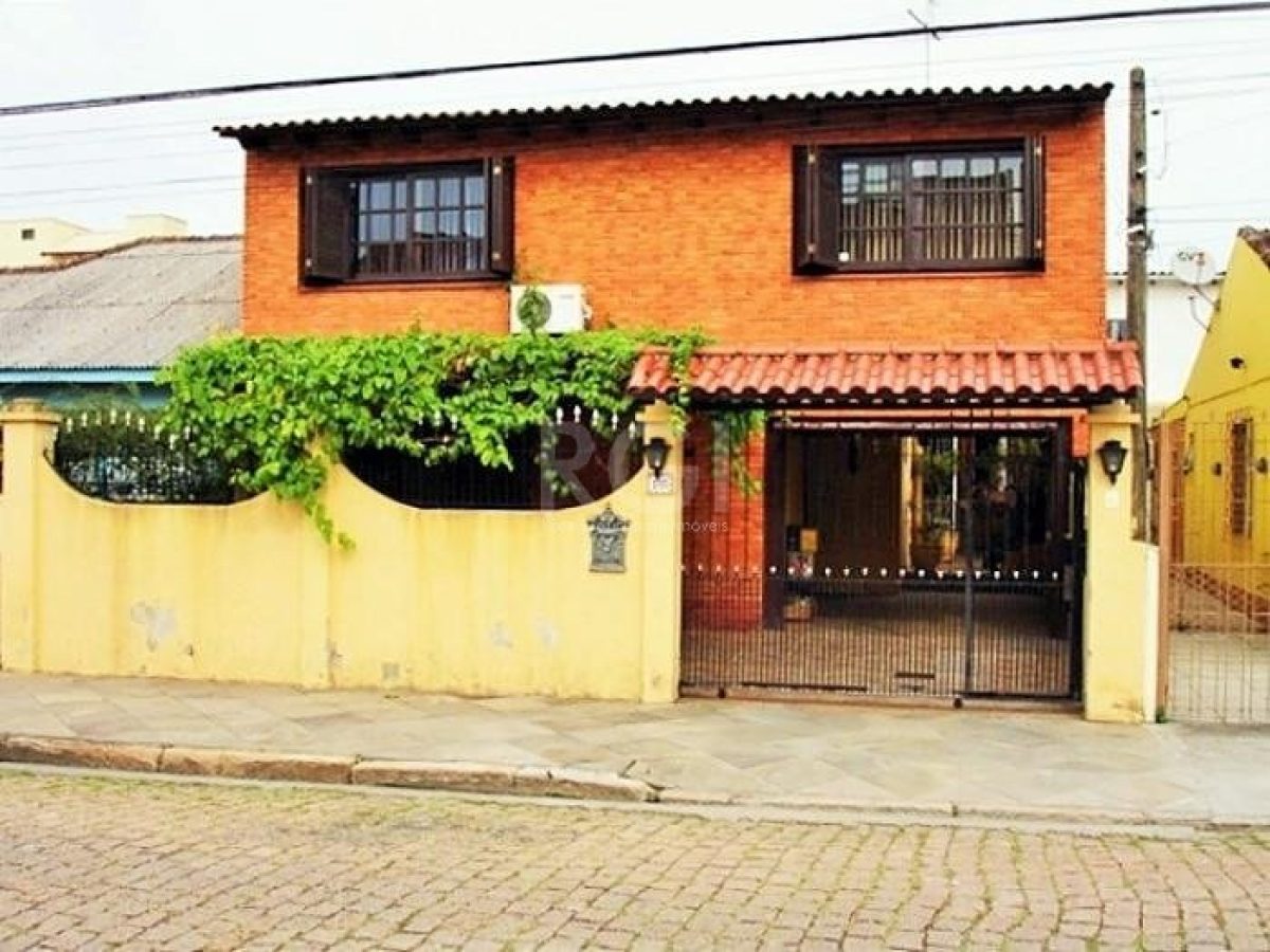 Casa à venda com 224m², 4 quartos, 4 suítes, 3 vagas no bairro Passo d'Areia em Porto Alegre - Foto 1