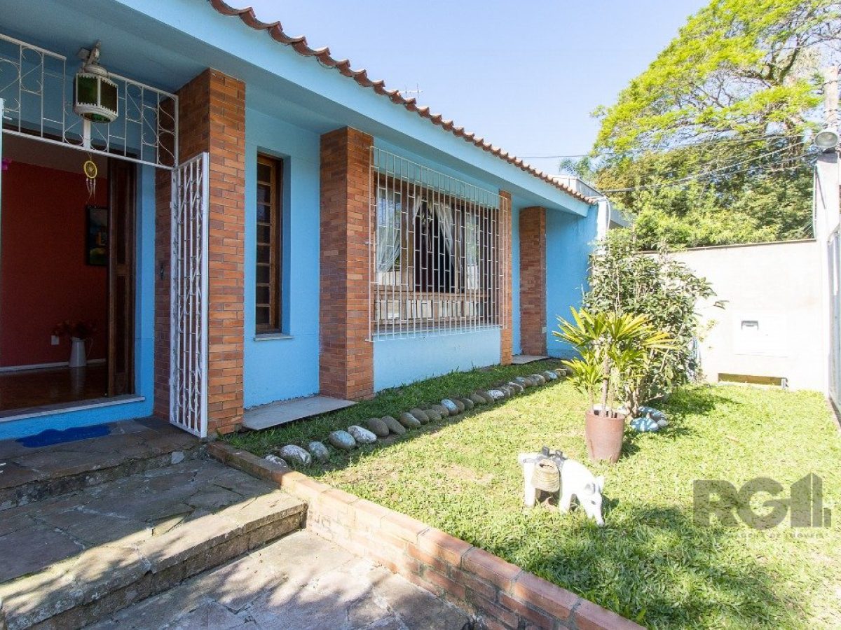 Casa à venda com 165m², 3 quartos, 1 suíte, 3 vagas no bairro Ipanema em Porto Alegre - Foto 1