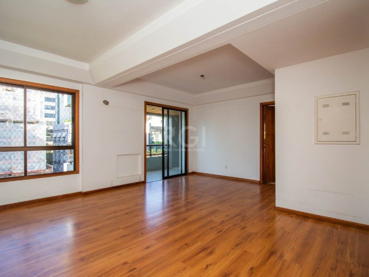 Apartamento à venda com 98m², 2 quartos, 1 suíte, 2 vagas no bairro Moinhos de Vento em Porto Alegre - Foto 1