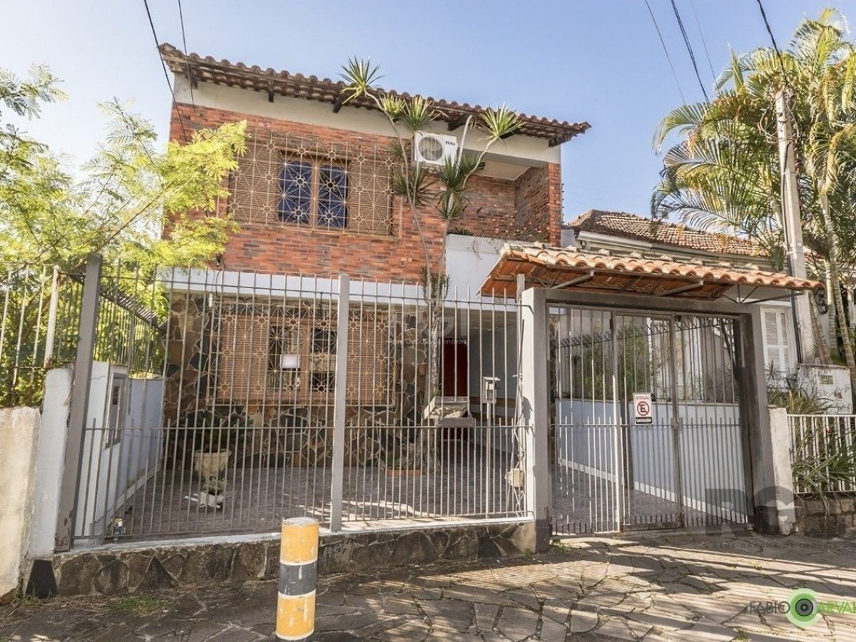 Casa à venda com 221m², 3 quartos, 1 suíte, 3 vagas no bairro São Geraldo em Porto Alegre - Foto 1