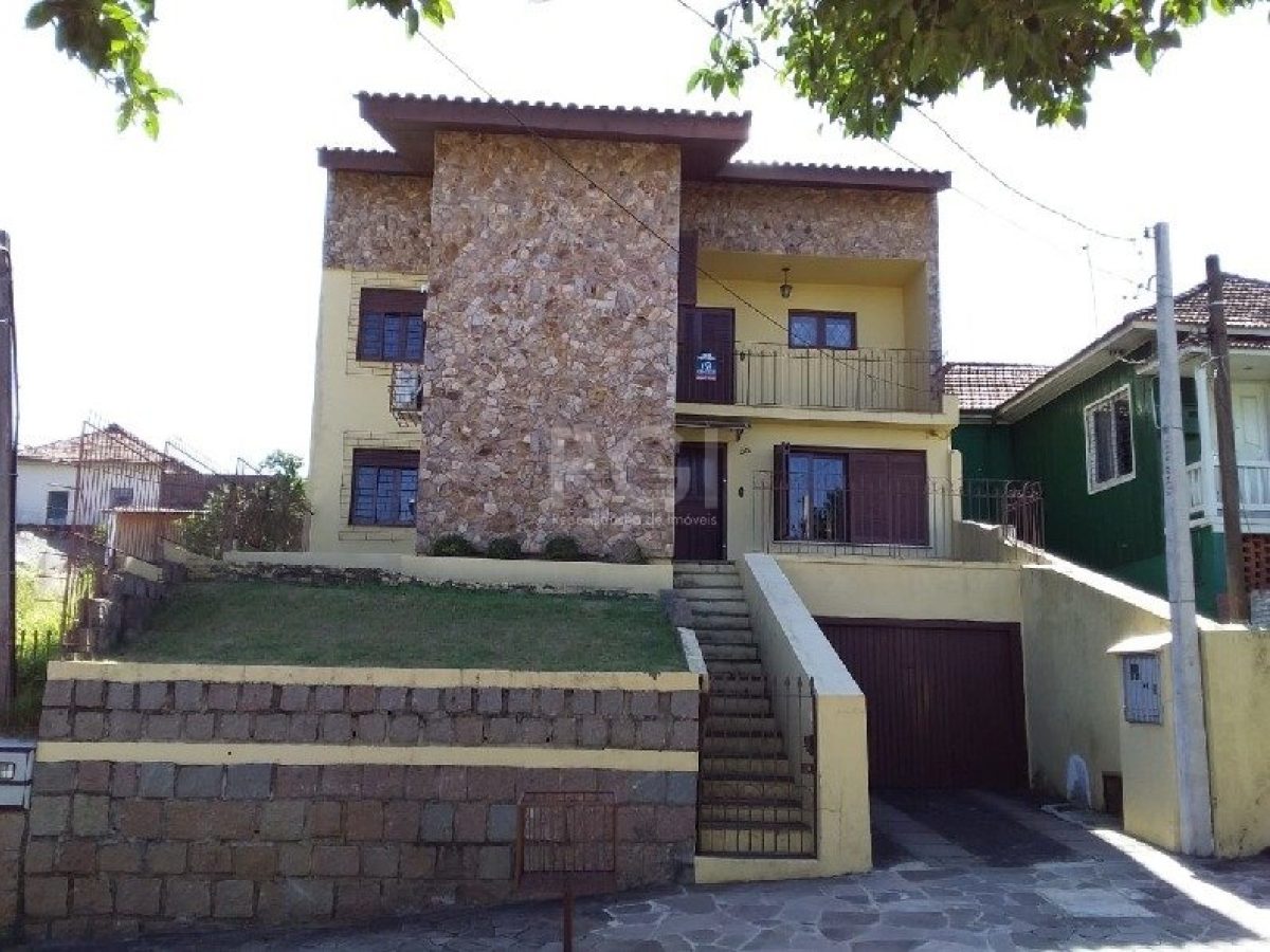 Casa à venda com 329m², 2 quartos, 1 suíte, 3 vagas no bairro Vila Ipiranga em Porto Alegre - Foto 1