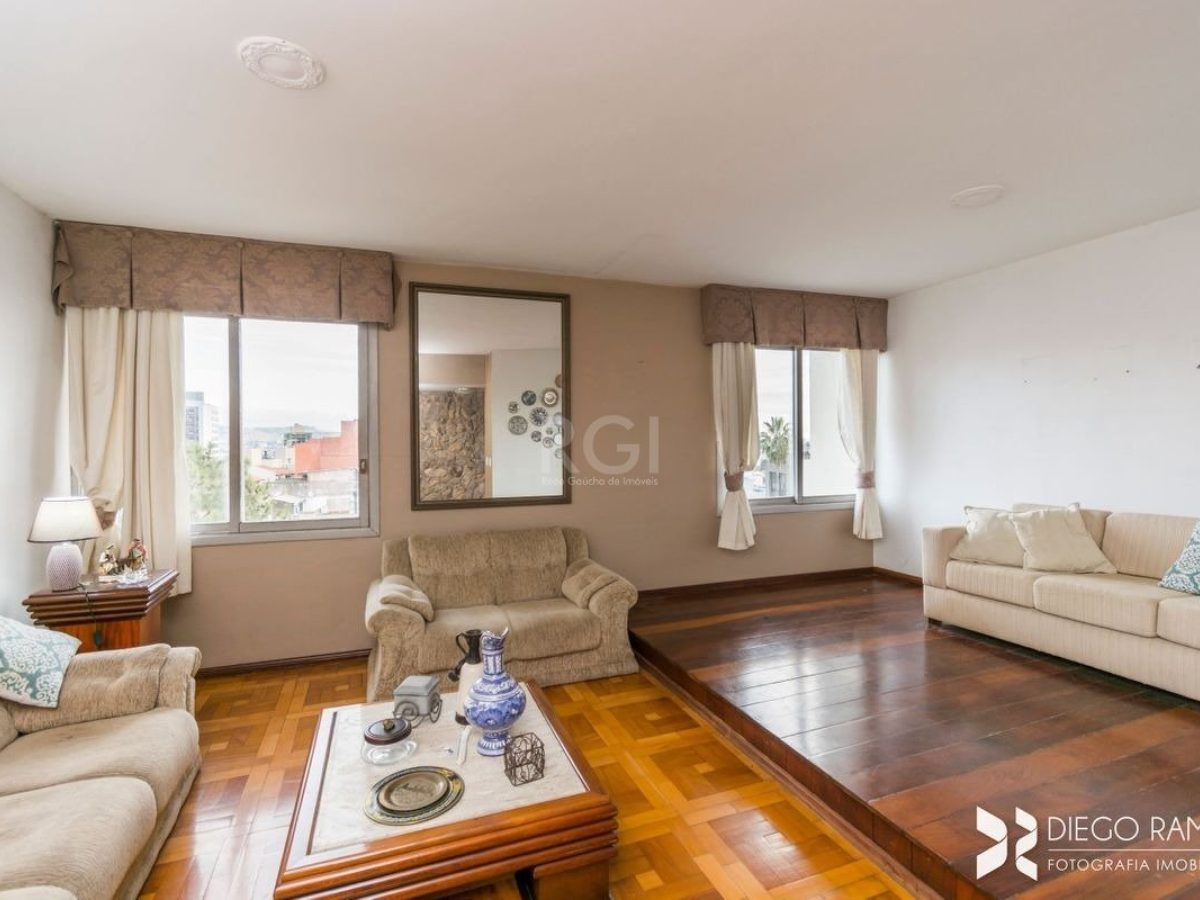 Apartamento à venda com 123m², 3 quartos, 1 vaga no bairro Petrópolis em Porto Alegre - Foto 1