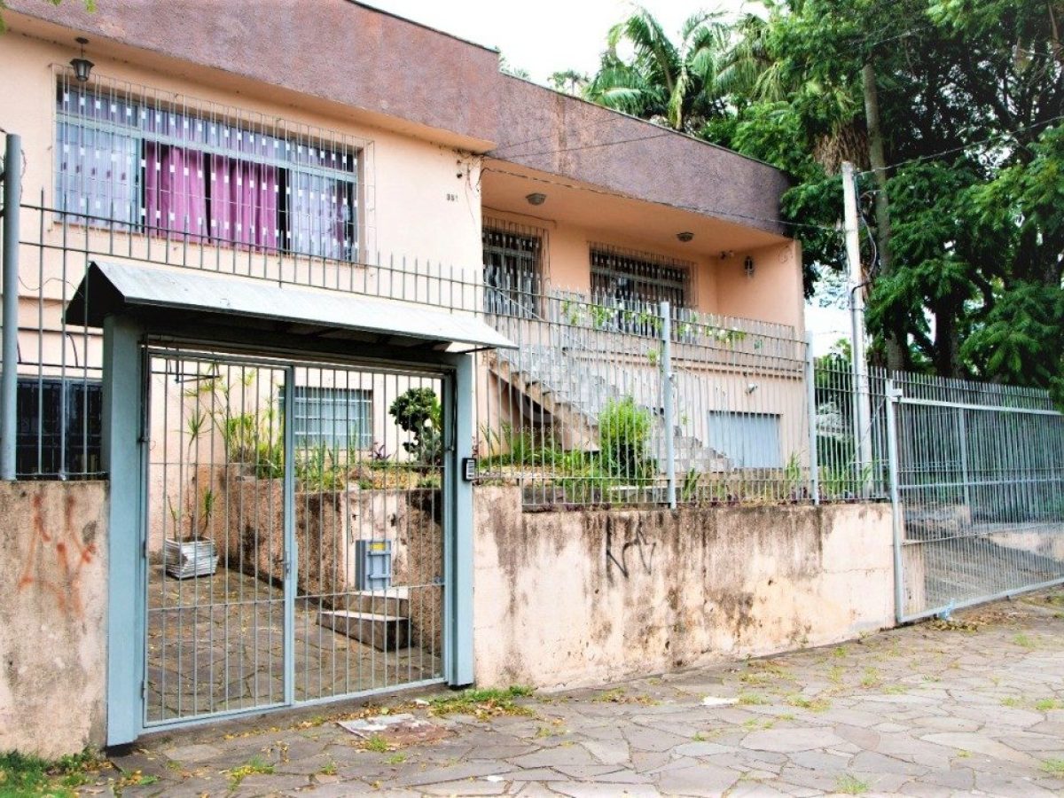 Casa à venda com 423m², 4 quartos, 1 suíte, 4 vagas no bairro Glória em Porto Alegre - Foto 1