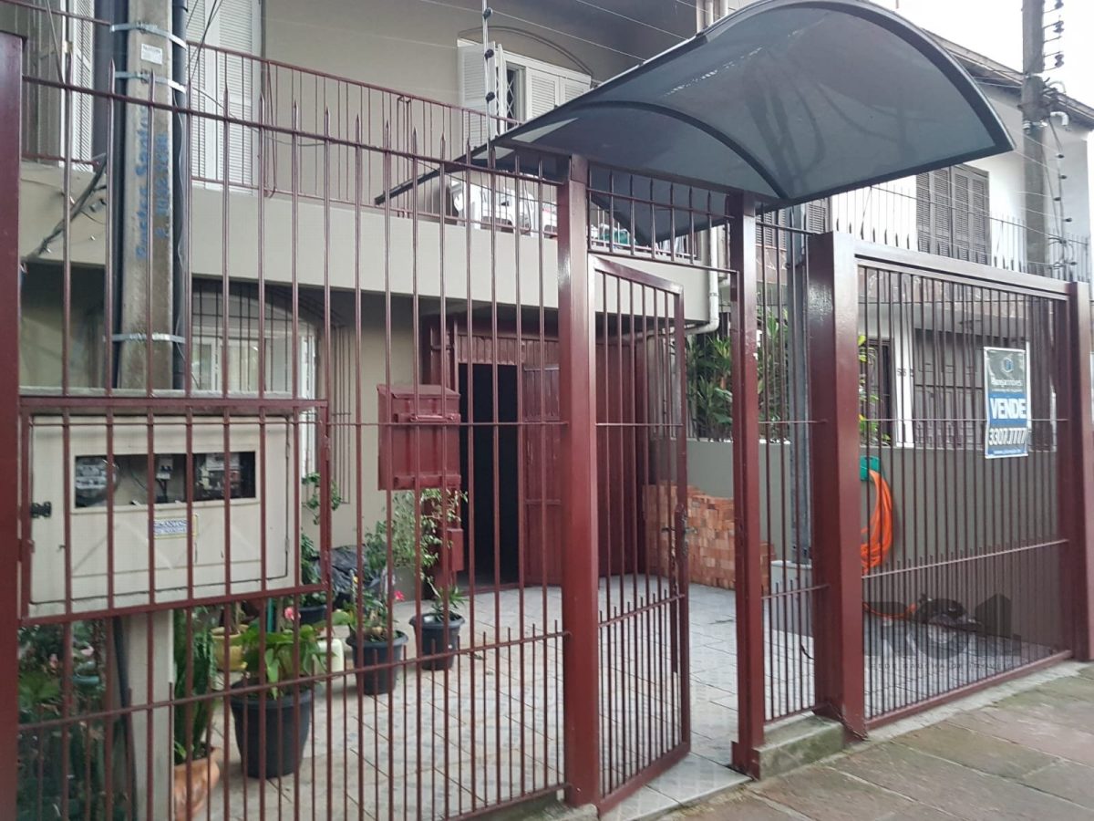 Casa à venda com 280m², 4 quartos, 4 vagas no bairro Santana em Porto Alegre - Foto 1