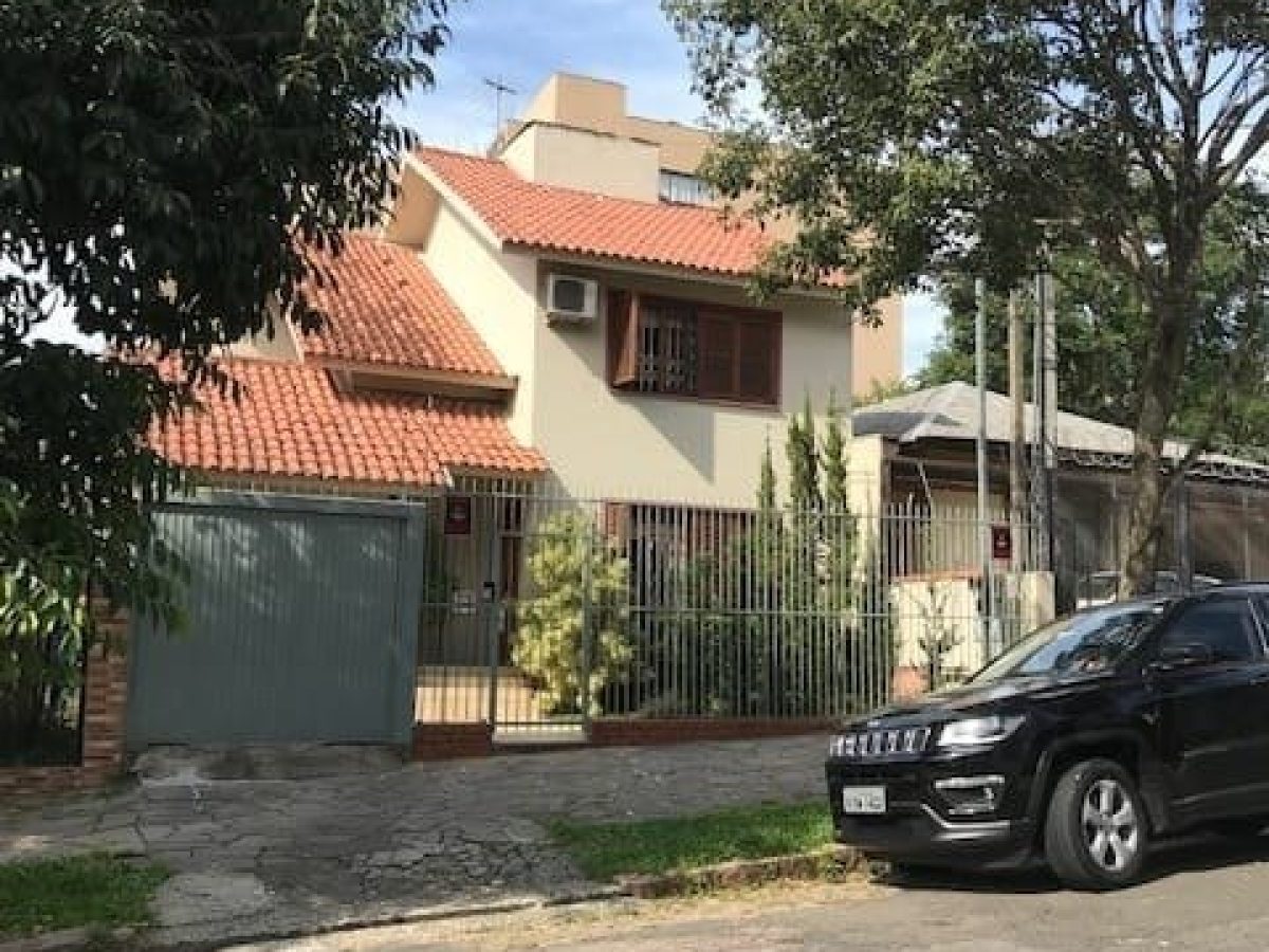 Casa à venda com 150m², 3 quartos, 2 vagas no bairro Partenon em Porto Alegre - Foto 1