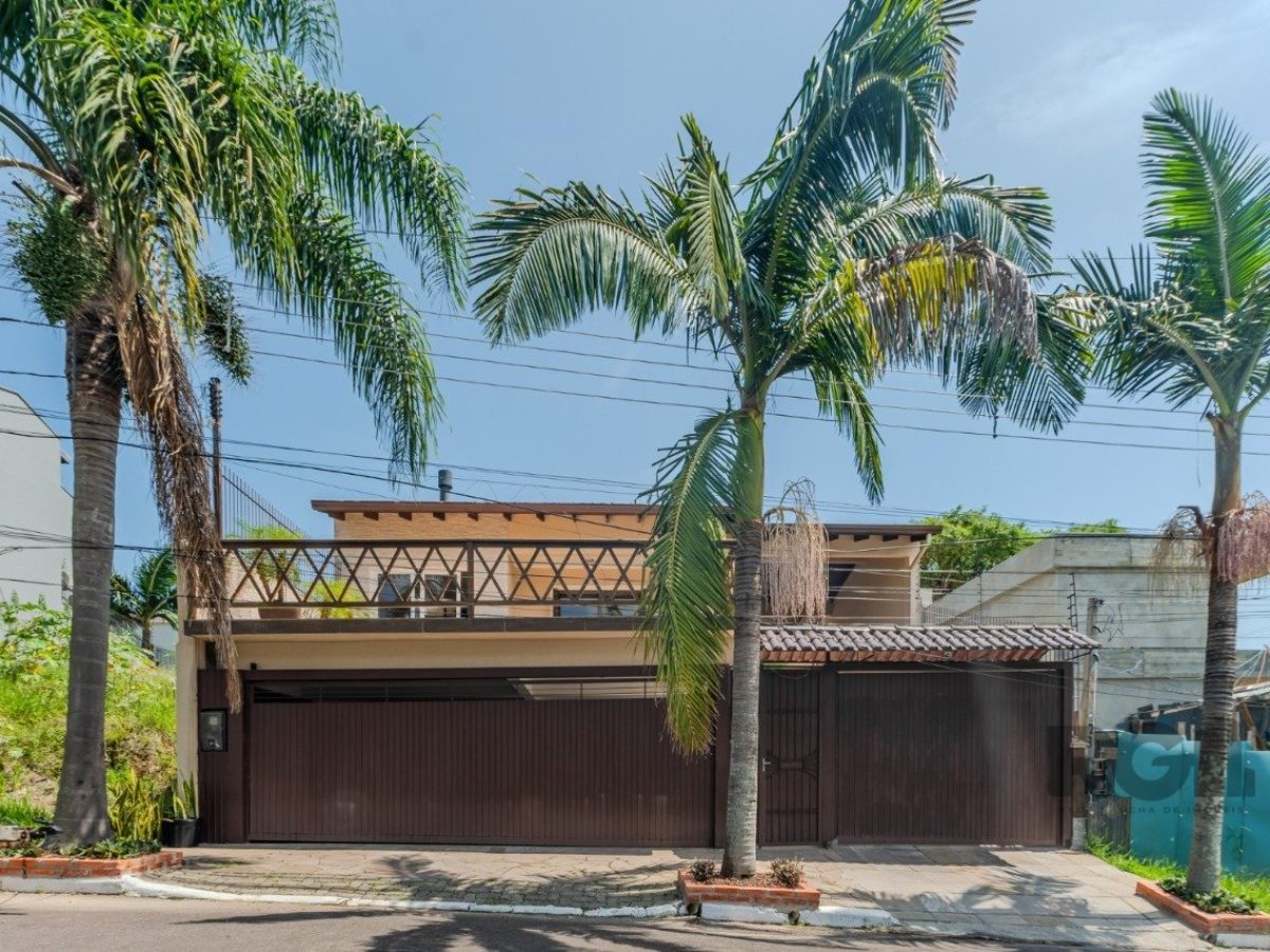 Casa à venda com 215m², 3 quartos, 1 suíte, 8 vagas no bairro Ipanema em Porto Alegre - Foto 1