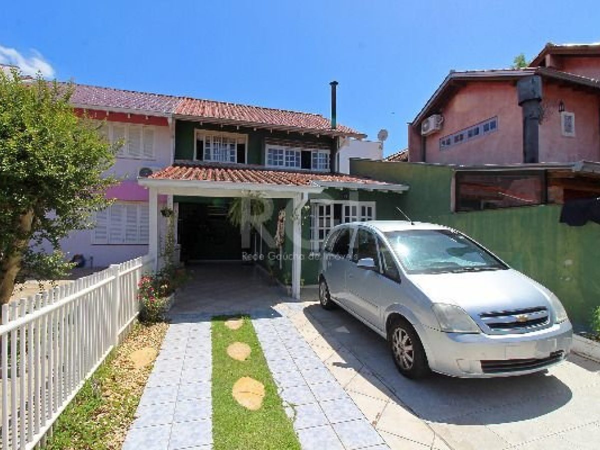 Casa à venda com 140m², 3 quartos, 1 suíte, 3 vagas no bairro Ipanema em Porto Alegre - Foto 1