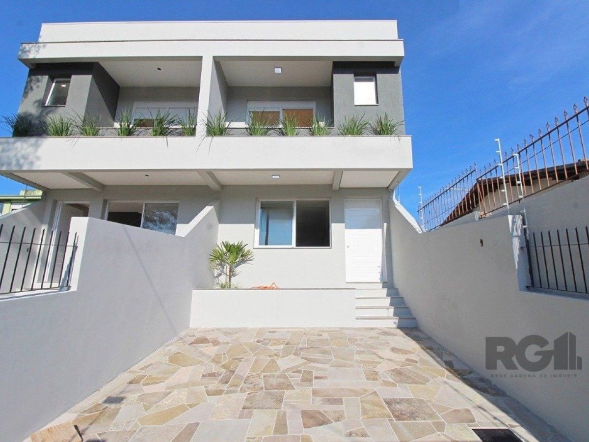 Casa à venda com 140m², 3 quartos, 1 suíte, 1 vaga no bairro Tristeza em Porto Alegre - Foto 1