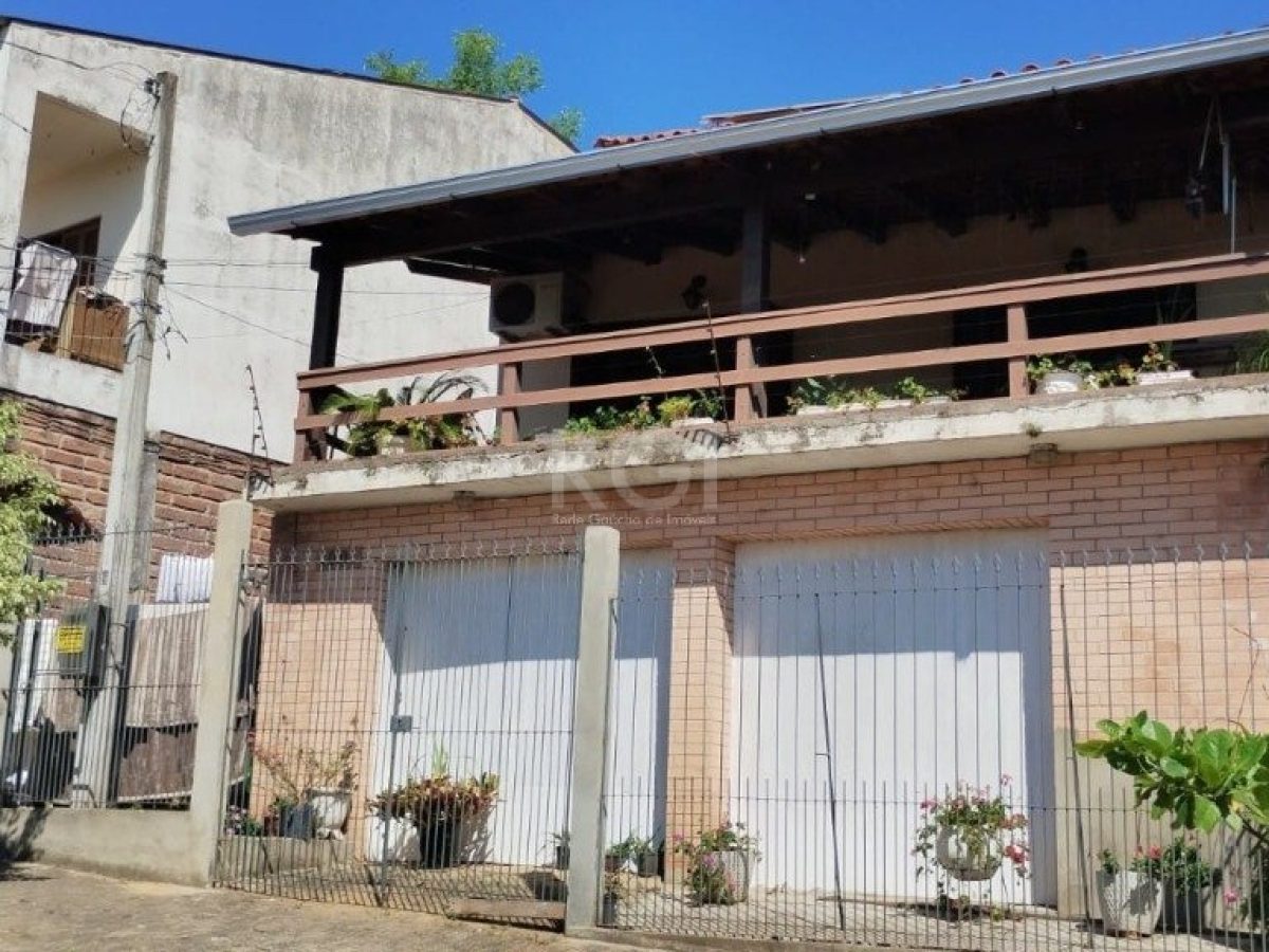 Casa à venda com 200m², 3 quartos, 1 vaga no bairro Ipanema em Porto Alegre - Foto 1