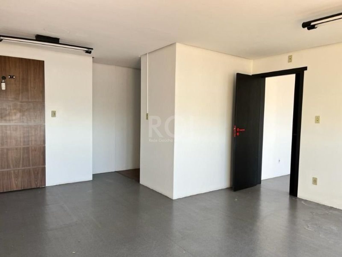 Conjunto/Sala à venda com 98m² no bairro Floresta em Porto Alegre - Foto 1