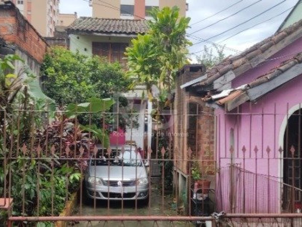 Casa à venda com 300m², 2 quartos, 2 vagas no bairro Partenon em Porto Alegre - Foto 1