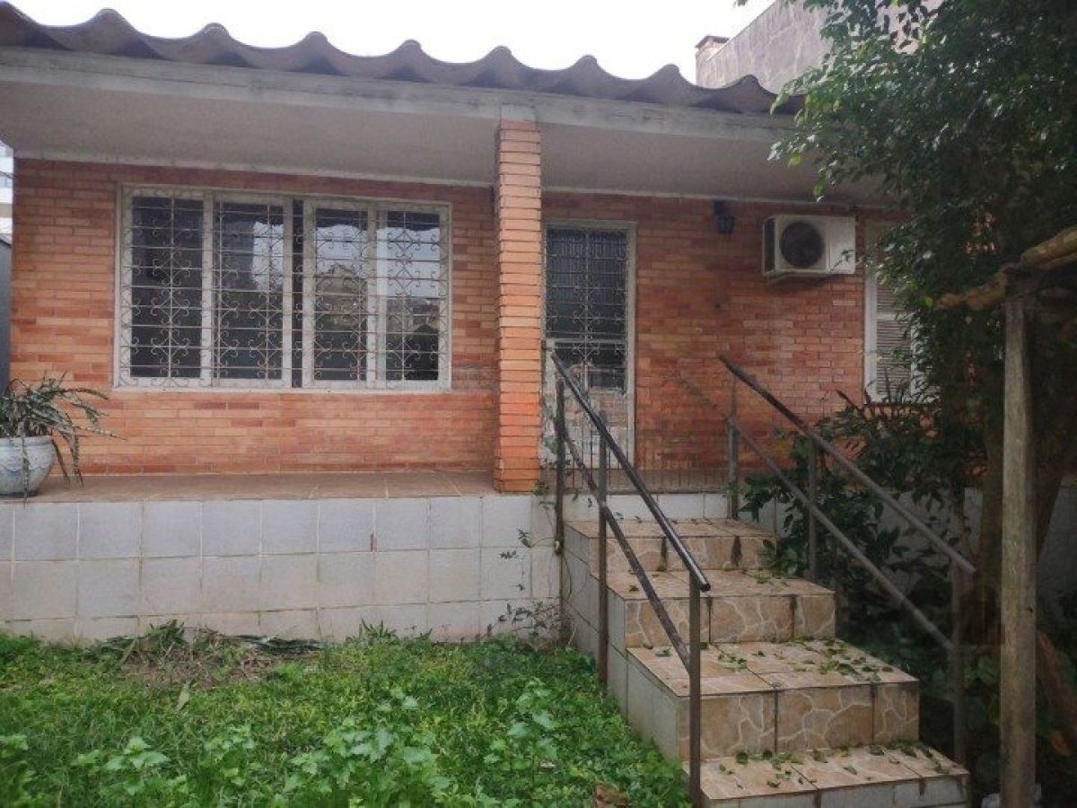 Casa à venda com 200m², 4 quartos, 4 vagas no bairro Tristeza em Porto Alegre - Foto 1