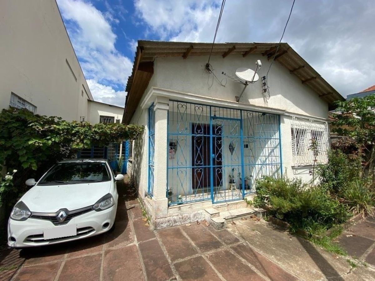 Casa à venda com 180m², 2 quartos, 2 vagas no bairro Azenha em Porto Alegre - Foto 1