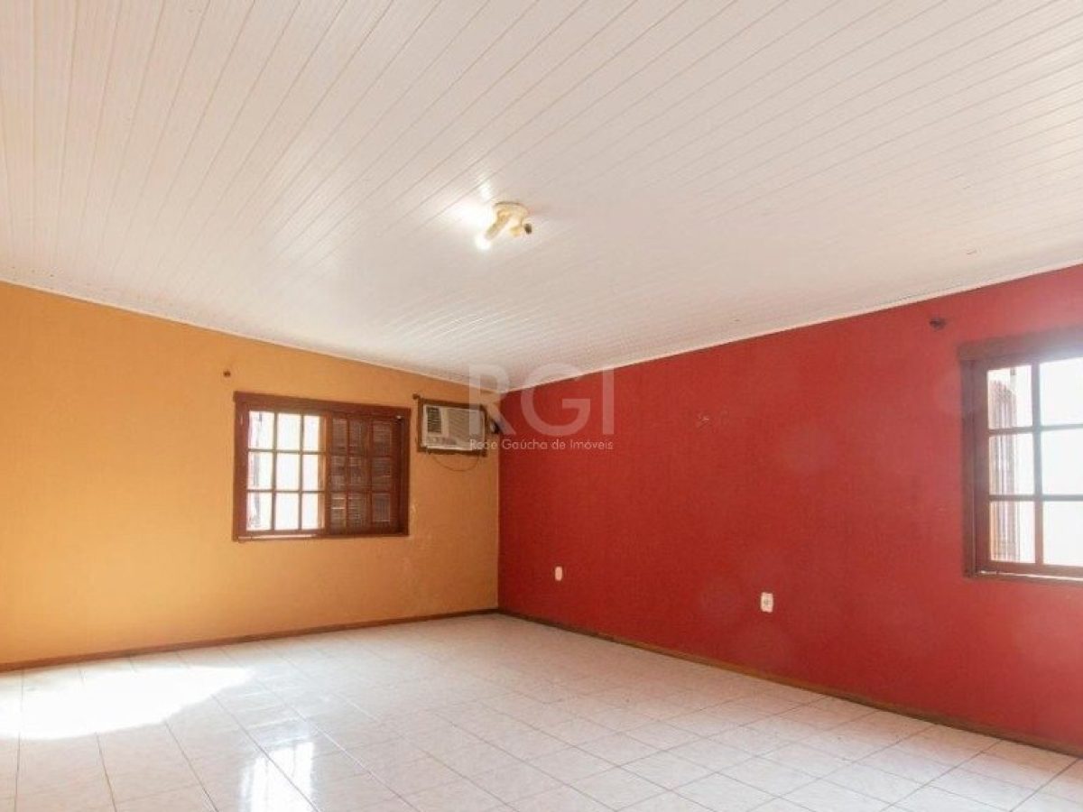 Casa à venda com 700m², 4 quartos, 1 suíte, 3 vagas no bairro Menino Deus em Porto Alegre - Foto 1