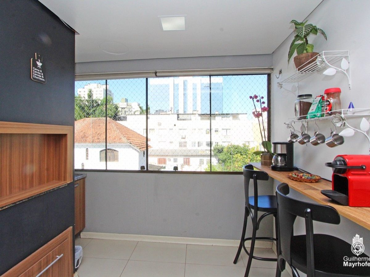 Apartamento à venda com 77m², 2 quartos, 1 suíte, 1 vaga no bairro Petrópolis em Porto Alegre - Foto 1